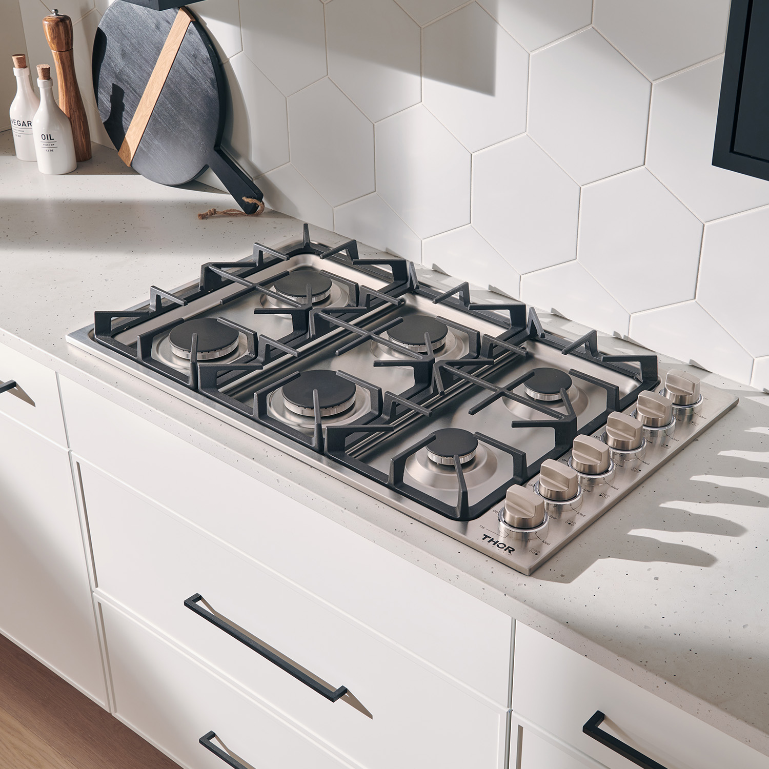 Kitchen Island Cooktop or Range: Which Is Best?